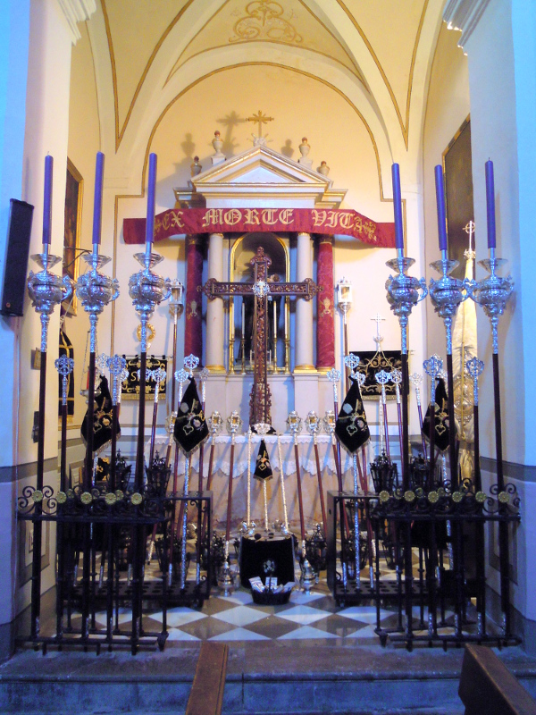 Altar de insignias en San Pedro